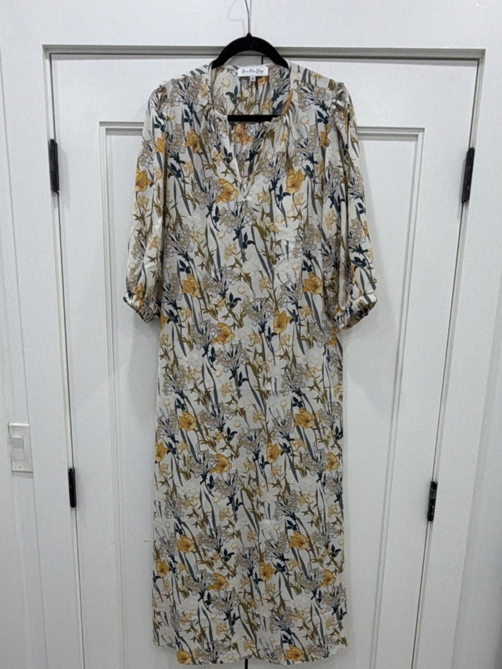 One Fine Day Women's Shift Midi Dress M Floral V-Neck 3/4 Bishop Sleeve